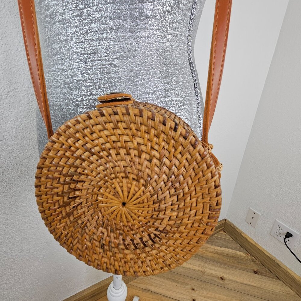 Rattan Boho Round Woven Crossbody Bag - Picture 8 of 8